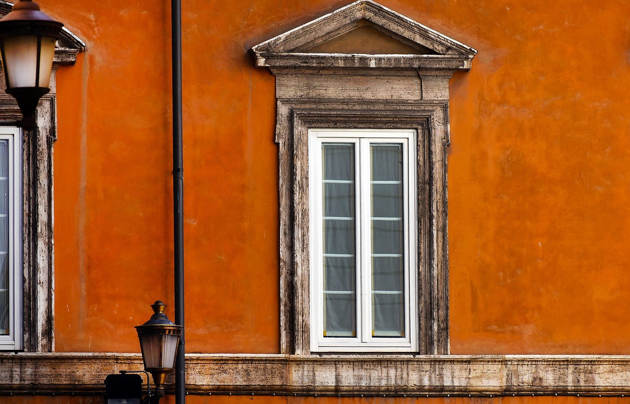 Diagnosing a drafty window in an older Toledo home